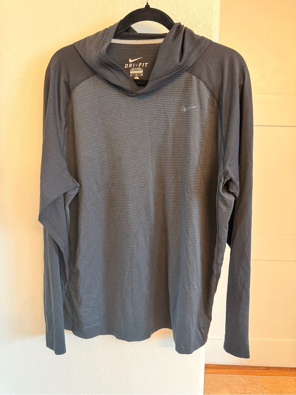 Nike Dri-FIT Men’s XL Hooded Running Top - Charcoal/Black Stripe